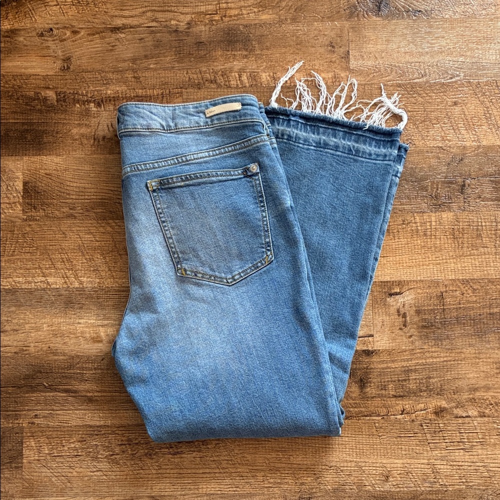 Pilcro Light Blue Cropped Jeans with Frayed Hem